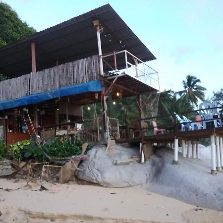 Hôtel Bungkil Place à Île Tioman Extérieur photo