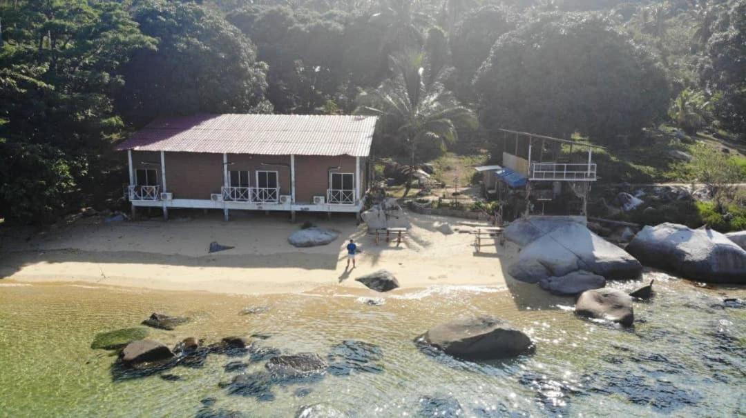 Hôtel Bungkil Place à Île Tioman Extérieur photo