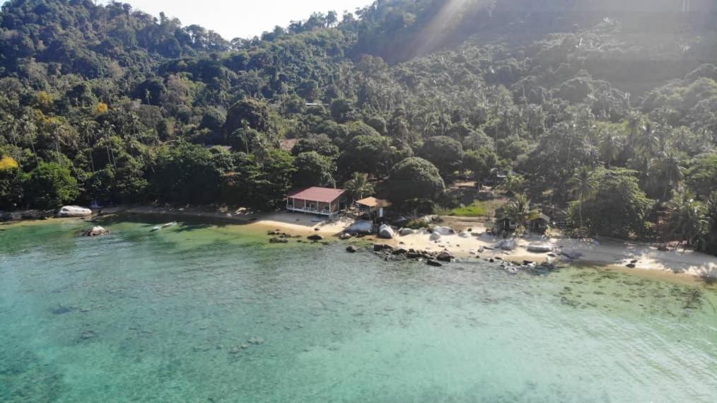 Hôtel Bungkil Place à Île Tioman Extérieur photo