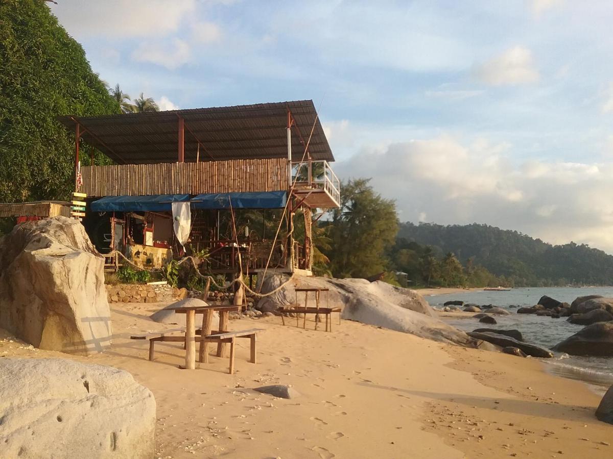 Hôtel Bungkil Place à Île Tioman Extérieur photo