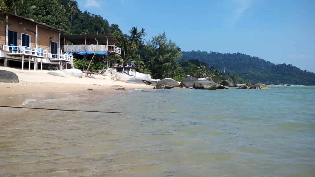 Hôtel Bungkil Place à Île Tioman Extérieur photo